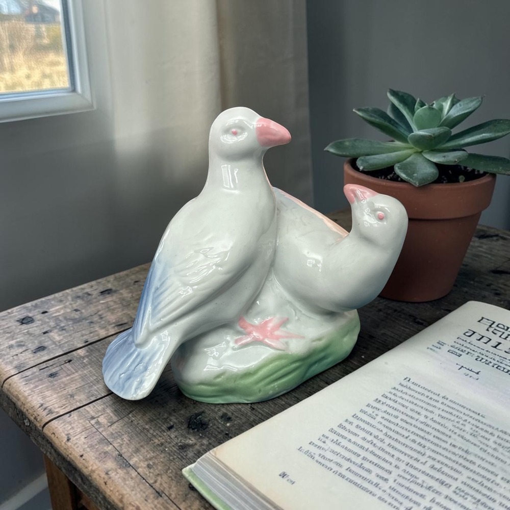 Vintage Porcelain 1989 Cuddling Doves Figurine White Pink Blue